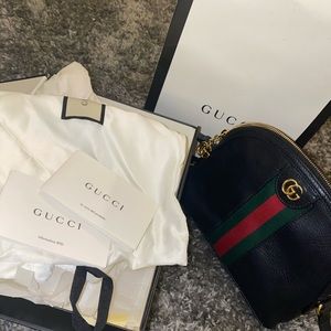 Gucci cross body purse
